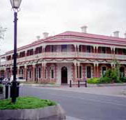 Jens Town Hall Hotel - Holiday Cairns
