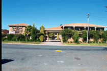 Grand Manor Motor Inn - Holiday Cairns