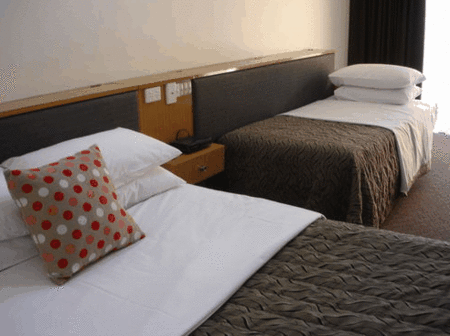 Burkes Hotel Motel - Holiday Cairns 2