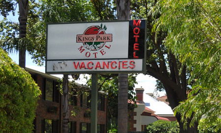 Kings Park Motel - Holiday Cairns 0