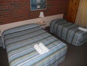KY COUNTRY ROADS MOTOR INN - Holiday Cairns 3