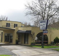 Riverbank Park Motel - Holiday Cairns