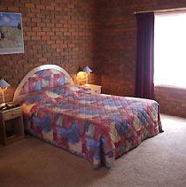 The Charles Sturt Motor Inn - Holiday Cairns 0