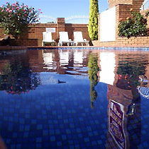 The Charles Sturt Motor Inn - Holiday Cairns 1