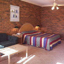 The Charles Sturt Motor Inn - Holiday Cairns 2