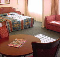 Embassy Motel - Holiday Cairns