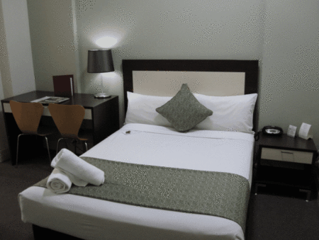 Aarons Hotel - Holiday Cairns 0
