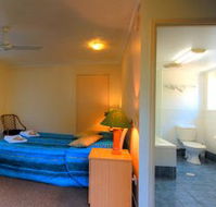Blue Waters Motel - Holiday Cairns