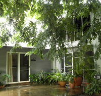 Rum Jungle Bungalows - Holiday Cairns