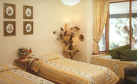 The Lodge Country House - Holiday Cairns 1