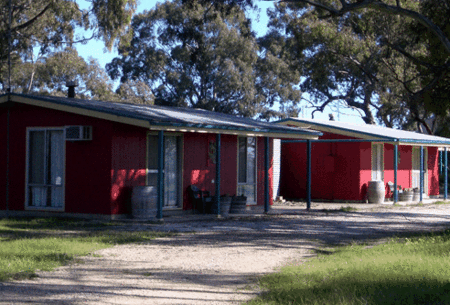 Clare Valley Cabins - Holiday Cairns 1