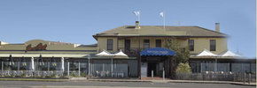 Barwon Heads Hotel - Holiday Cairns 0