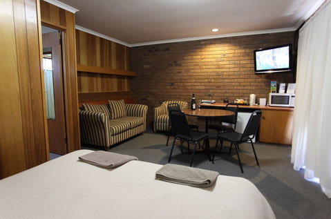 Allara Motor Lodge - Holiday Cairns 2