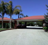 Golden Chain Border Gateway Motel - Holiday Cairns