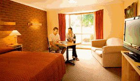 Goldsmith Motel/ Bed And Breakfast - Holiday Cairns 1