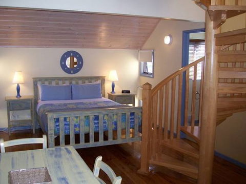Rayville Boat Houses - Holiday Cairns 2