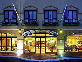 Ibis Styles Perth - Holiday Cairns 2
