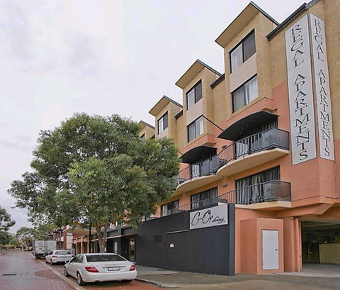 Regal Apartments - Holiday Cairns 2