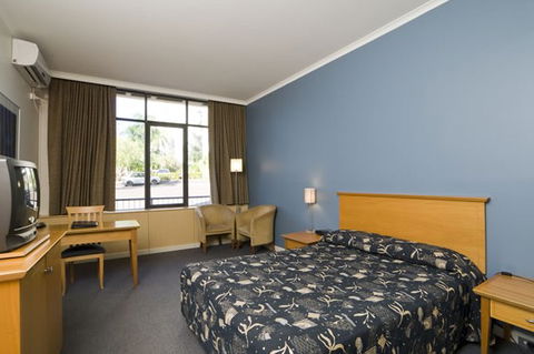 Quality Hotel Frontier Darwin - Holiday Cairns 4