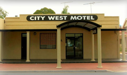 City West Motel - Holiday Cairns 0