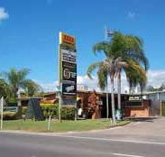 Queens Beach Motor Hotel - Holiday Cairns