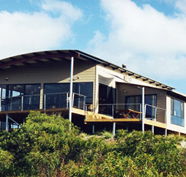 Saar Beach House - Holiday Cairns