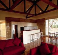 The Menzies Retreat - Holiday Cairns