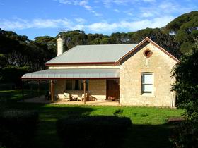 Dudley Villa - Holiday Cairns 0