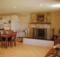 Sherwood Cottages Country Retreat - Holiday Cairns