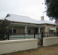 Naracoorte Cottages - MacDonnell House - Holiday Cairns
