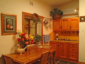 Citrus Cottage - Holiday Cairns 0