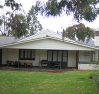 Naracoorte Cottages - Pinkerton Hill - Holiday Cairns