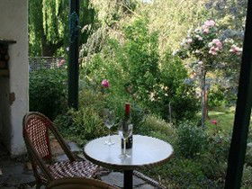 McCaffrey Cottage - Holiday Cairns 0