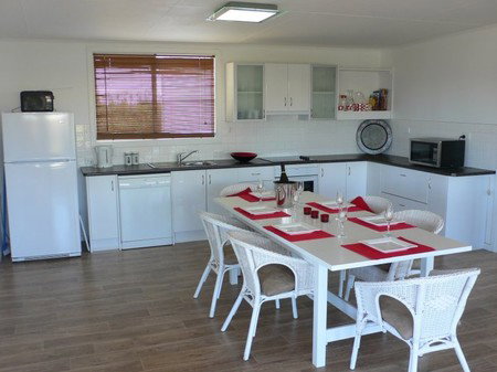 Beachport Escape - Holiday Cairns 4