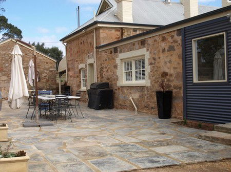 ArtWine Cottages - Holiday Cairns 3