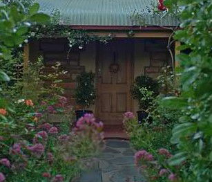 Citrus Cottage - Holiday Cairns 1