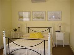 Wild Berry Cottage - Holiday Cairns 1