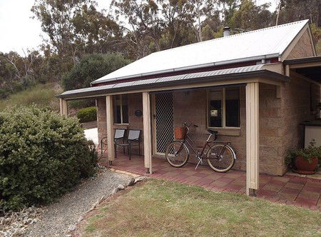 Riesling Trail Cottages - Holiday Cairns 1