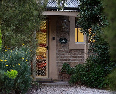 Riesling Trail Cottages - Holiday Cairns 5