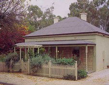 Miriams Cottage - Holiday Cairns 0