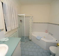 St Helens - Fettlers Cottage - Holiday Cairns