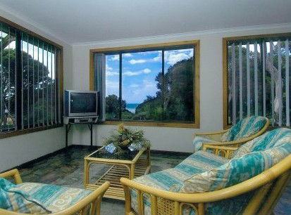 Loverings Beach House - D'estrees Bay - Holiday Cairns 1