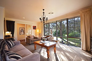Adelaide Hills Retreats - Villa Lemoni - Holiday Cairns 3