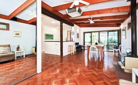 Sea Sand And Scrub Holiday House - Holiday Cairns 8