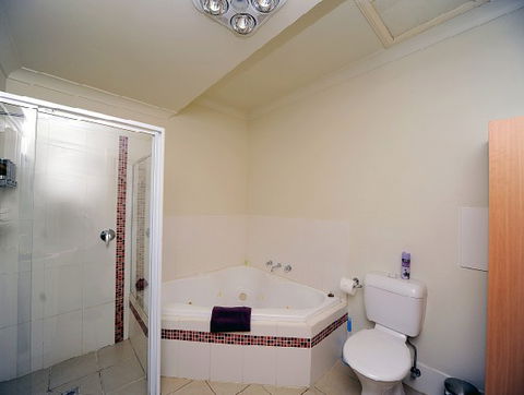 St Helens - The Pavilion - Holiday Cairns 0