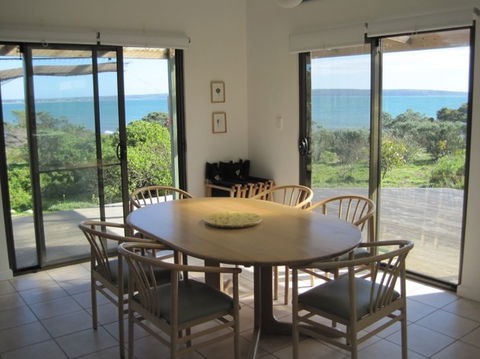 Wallaby Beach House - Holiday Cairns 5