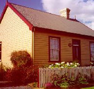 Devonport Historic Cottages - Holiday Cairns