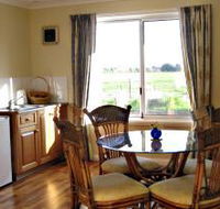 Taras Richmond Farmstay - Holiday Cairns