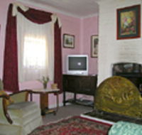 Hollyhock Cottage - Holiday Cairns