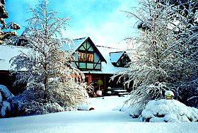 Cradle Chalet Boutique Luxury Lodge - Holiday Cairns 0